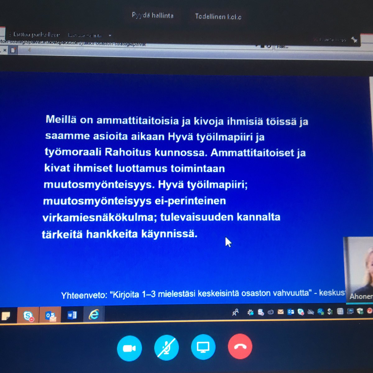 _MariaNikkila's tweet photo. #JulkICT’n ensimmäiset digitaaliset #strategiapäivä’t käynnissä. Keskustelu sujuu, mutta vähän jännittää miten illan karaoke taittuu 🤔😄. #poikkeustila https://t.co/g1iDCiotTW