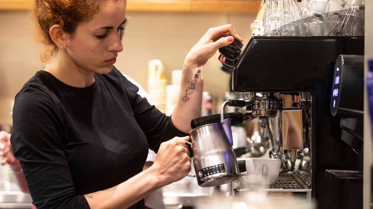 EnglishMarket's tweet photo. We are so delighted Coffee Central are open serving takeaway specialty teas and coffees from Thursday to Saturday 9am-5pm - perfect for a mid-week pick-me-up! #ItsAlwaysCoffeeTime #SupportLocal https://t.co/xmWeUMnkYl