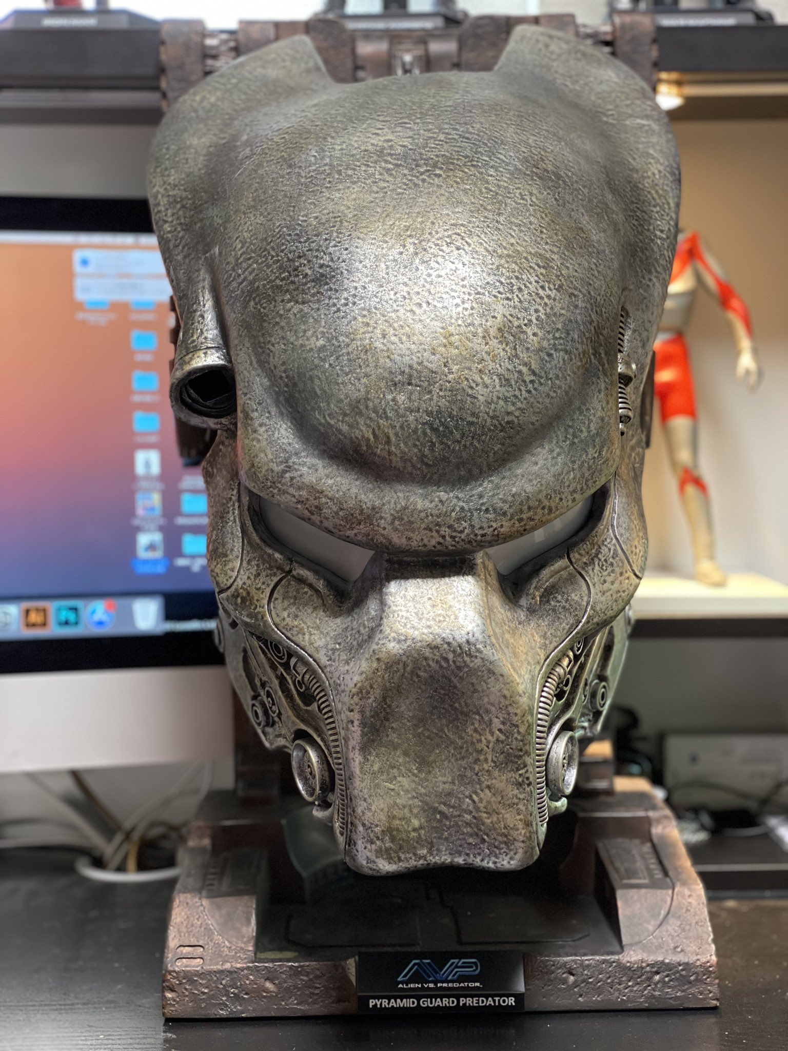 1/1 AVP ピラミッドガードプレデターマスク プロップレプリカ 1/1 AVP ピラミッドガードプレデターマスク プロップレプリカ