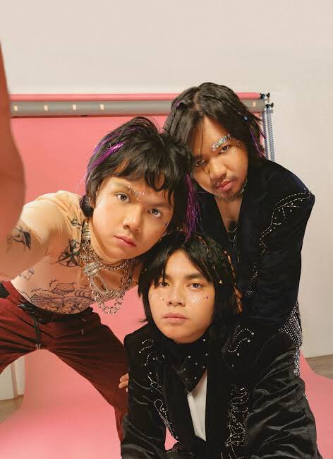 mga random pics ng iv of spades - a   #VIOFSPADES  #SAISPADES