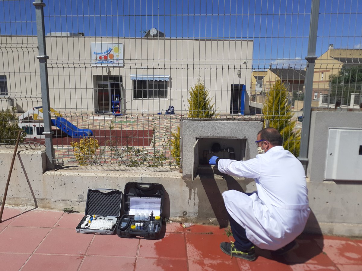 SercomosaN's tweet photo. Sercomosa asegurando las condiciones de #Calidad del #AguadeConsumo en actividades que hayan estado fuera de servicio durante el cierre temporal 🚰💦
✅Colegios, Escuelas Infantiles, Pol. Industriales, Zonas Recreativas, Instalaciones Deportivas y Culturales, etc.
#MolinadeSegura https://t.co/zPdXsPC2bt