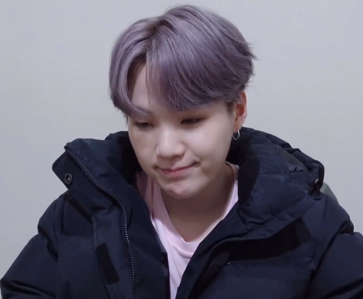 yoongi as this cat charms that hobi picked for him – a thread