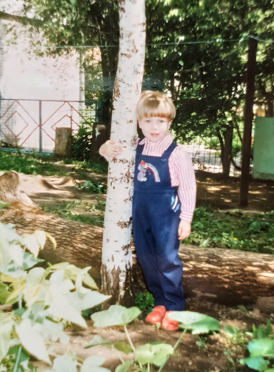 AndreyAvdeev's tweet photo. В честь своего дня рождения покажу каким я милушным ребенком был) https://t.co/nFQ5L1A6zP