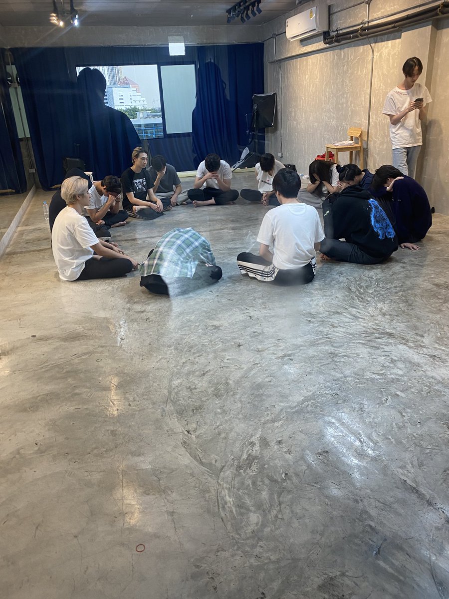 ZaanookJukkroww's tweet photo. เล่นรีรีข้าวสาร แน่ๆๆ  #LBC2workshopDay3 https://t.co/YEl1WjleyF