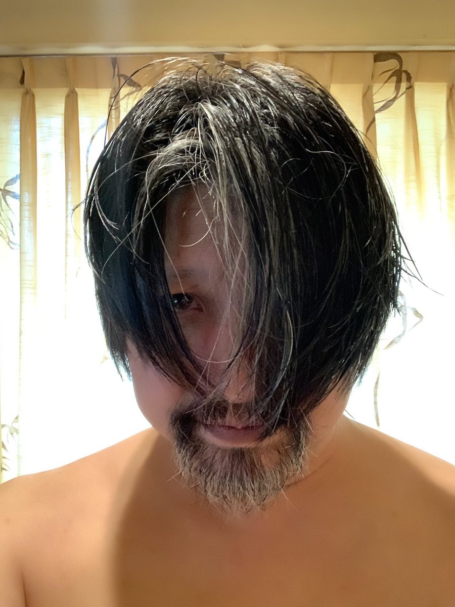 都築宏明の映画人生武道生活 I Found The Famous Number On My Head コロナが怖くて床屋に行けず 我慢出来なくなってバリカンで髪斬ったら 後頭部に有名な数字を見っけた Omen Jokepic Covid19