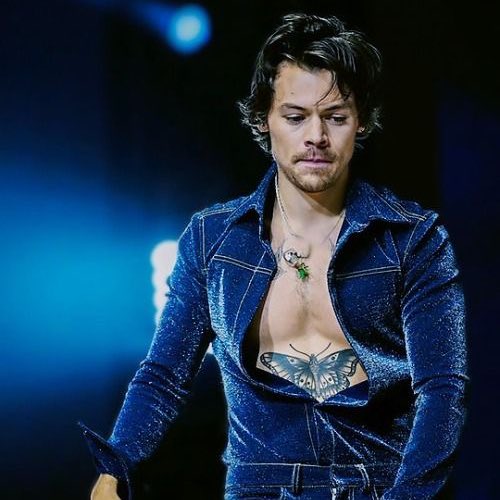 Harry Styles in Blue —— A Thread 