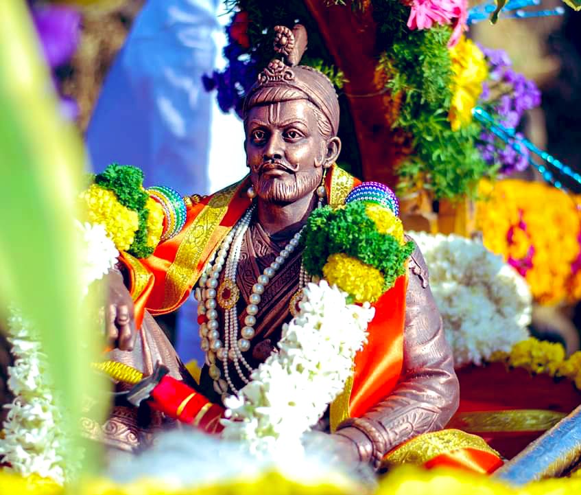 DavhaleAditya's tweet photo. Brave, courageous and fierce. Remembering the 2nd Chhatrapati of the Maratha Empire Chhatrapati Sambhajiraje Bhosale on his 363rd birth Anniversary. #Swarajyaveer_Sambhajiraje #sambhajimaharaj https://t.co/7BjfvozXYV