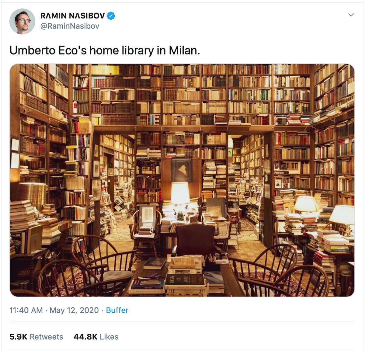 So  @RaminNasibov's tweet with this entirely fake photo of Umberto Eco's library now has 6k retweets & 45k likes - and this image will live on, incorrectly linked to Eco, not just on Twitter but on Pinterest and elsewhere indefinitely. Fake news spreads when we WANT it to be true.