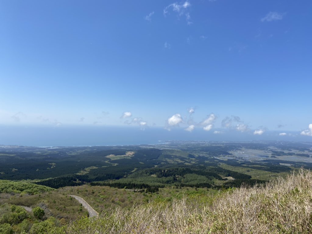 yuza_one's tweet photo. 5月14日(木)の鳥海山@にかほ市
#秋田県
#にかほ市
#鳥海山 https://t.co/XBTL7V2xQ4