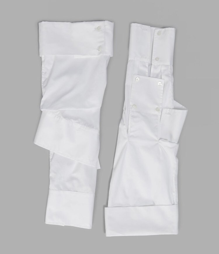 SKZLOOKBOOK's tweet photo. 200513

#HAN 
SLEEVES | DELADA
Detachable Sleeves White
€144.00

#StrayKids
#스트레이키즈 
#STRAYKIDSLOOKBOOK
#DELADA https://t.co/DWPIMuyUMO