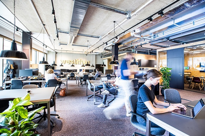 ImmoBusiness's tweet photo. Die Westhive AG schliesst eine erfolgreiche Finanzierungsrunde ab und erweitert im Hinblick auf die Expansion den Verwaltungsrat.https://t.co/eZJivfOIdF https://t.co/PxUi1kRF3O
