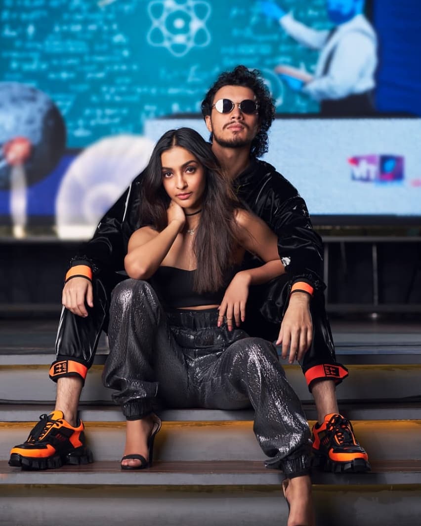 Box Office India (@boxofficeindia) on Twitter photo .<a href="/jayantilalgada/">Dr. Jayantilal Gada (PEN)</a> of <a href="/PenMovies/">Pen Movies</a> acquires the distributing rights of #InboxFilms of 2020- #BadBoy and #Untitled. #NamashiChakraborty #AmrinQureshi #ritikasingh #HarshWardhan #RajkumarSantoshi #HimeshReshammiya #SajidQureshi .<a href="/jayantilalgada/">Dr. Jayantilal Gada (PEN)</a> of <a href="/PenMovies/">Pen Movies</a> acquires the distributing rights of #InboxFilms of 2020- #BadBoy and #Untitled. #NamashiChakraborty #AmrinQureshi #ritikasingh #HarshWardhan #RajkumarSantoshi #HimeshReshammiya #SajidQureshi