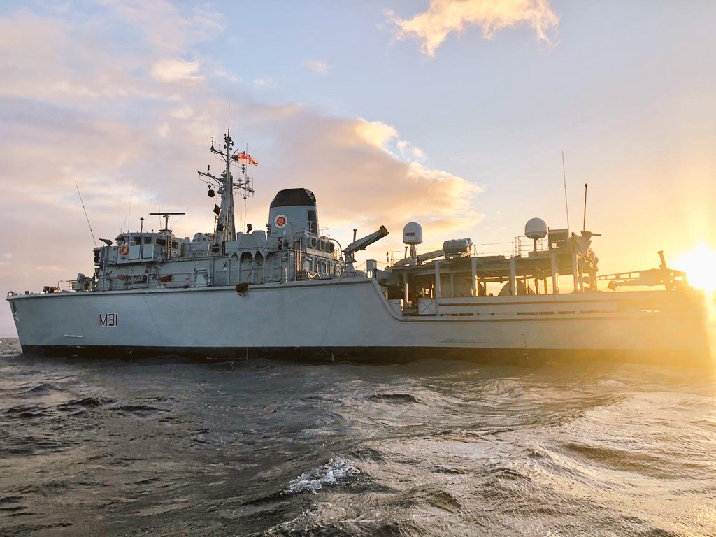 HMSCattistock's tweet photo. #FollowOurOST
The sun has risen, time for our Final Inspection!๐ค
Hosting the Command Task Group as we 'dispose' ๐ฅ of the last mines.
#LiveFiring
#TimeToShine
#TrainHardFightEasy
#Crew6Mavericks https://t.co/lnuUcIOLKb