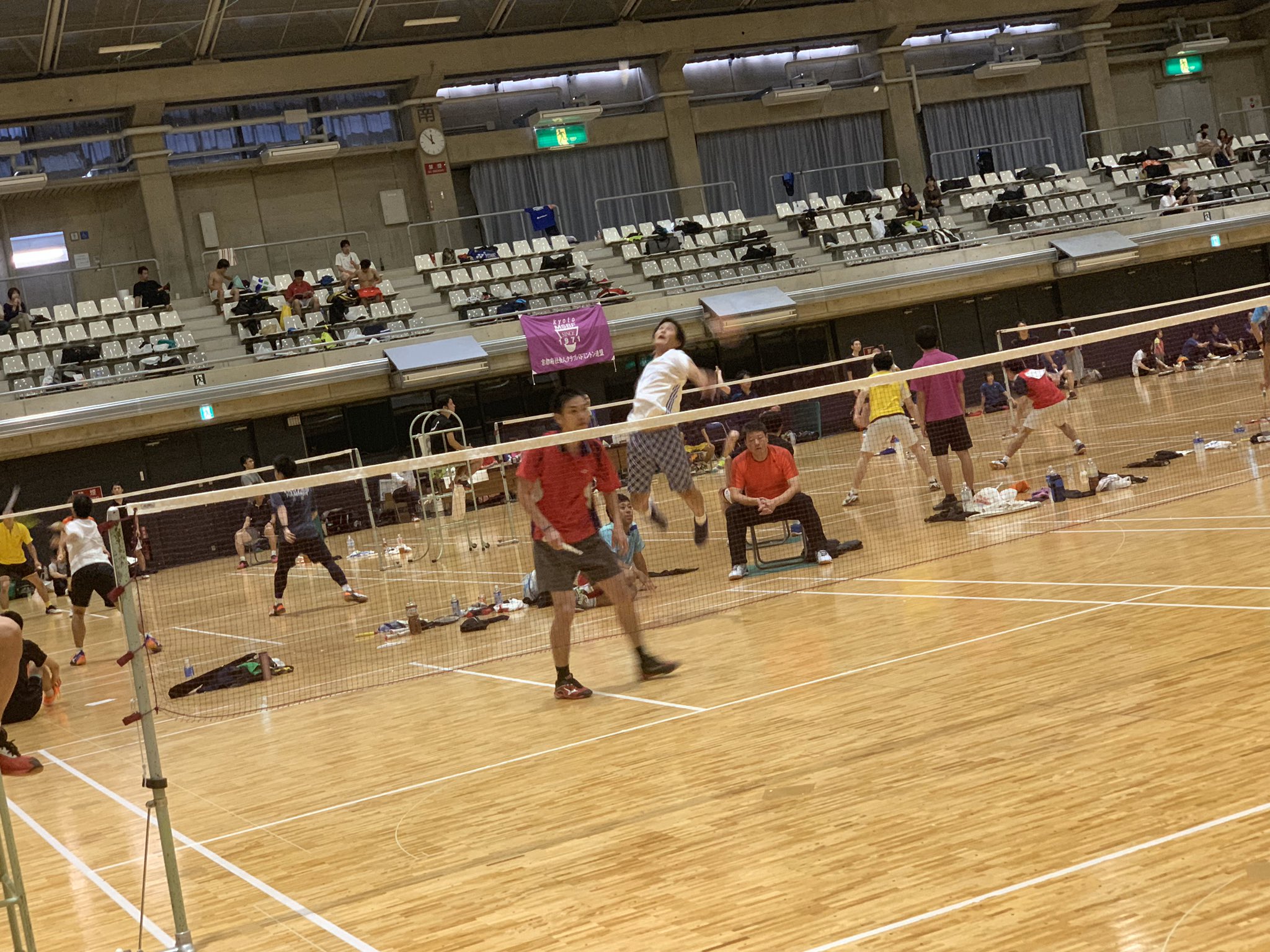Ponz 京都で活動している社会人バドミントンチーム Ponz です Ponz 京都で活動している社会人バドミントンチーム Ponz です