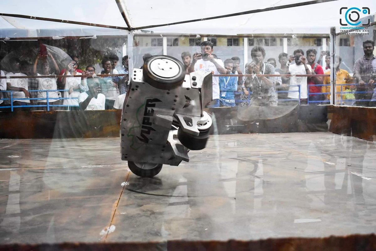 visionbotz's tweet photo. #gyroeffect #vyper #tornadogyro #vertical_at_its_best #crezymoves
#dancingrobot #aafat #wapaas #indianroboticscommunity https://t.co/82anoitnOe