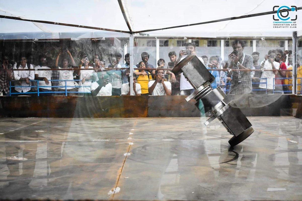 visionbotz's tweet photo. #gyroeffect #vyper #tornadogyro #vertical_at_its_best #crezymoves
#dancingrobot #aafat #wapaas #indianroboticscommunity https://t.co/82anoitnOe