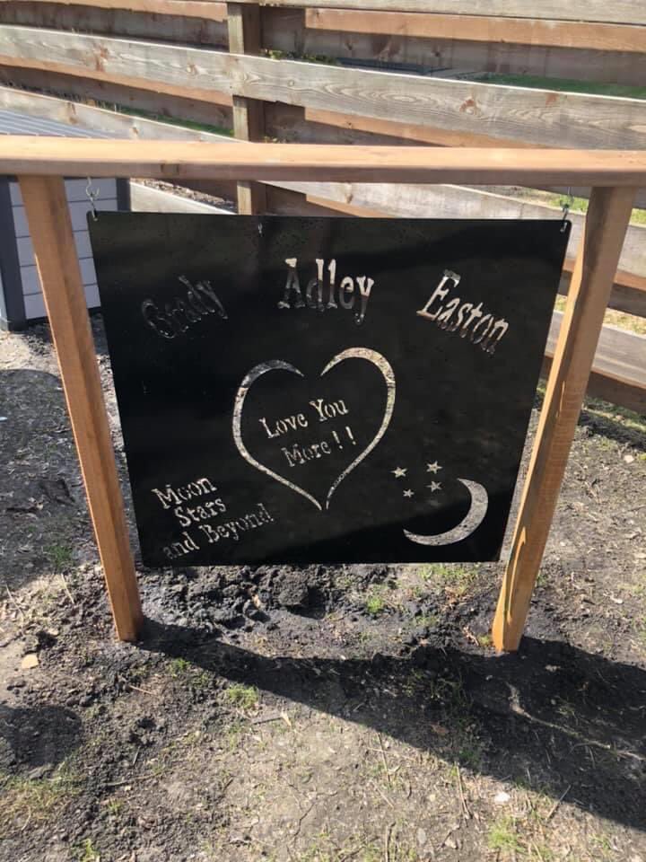 VoesenekM's tweet photo. More projects completed #YardSigns2020 #backyard #Summer2020 #SocialDistance #metals https://t.co/MedaSqRCr8