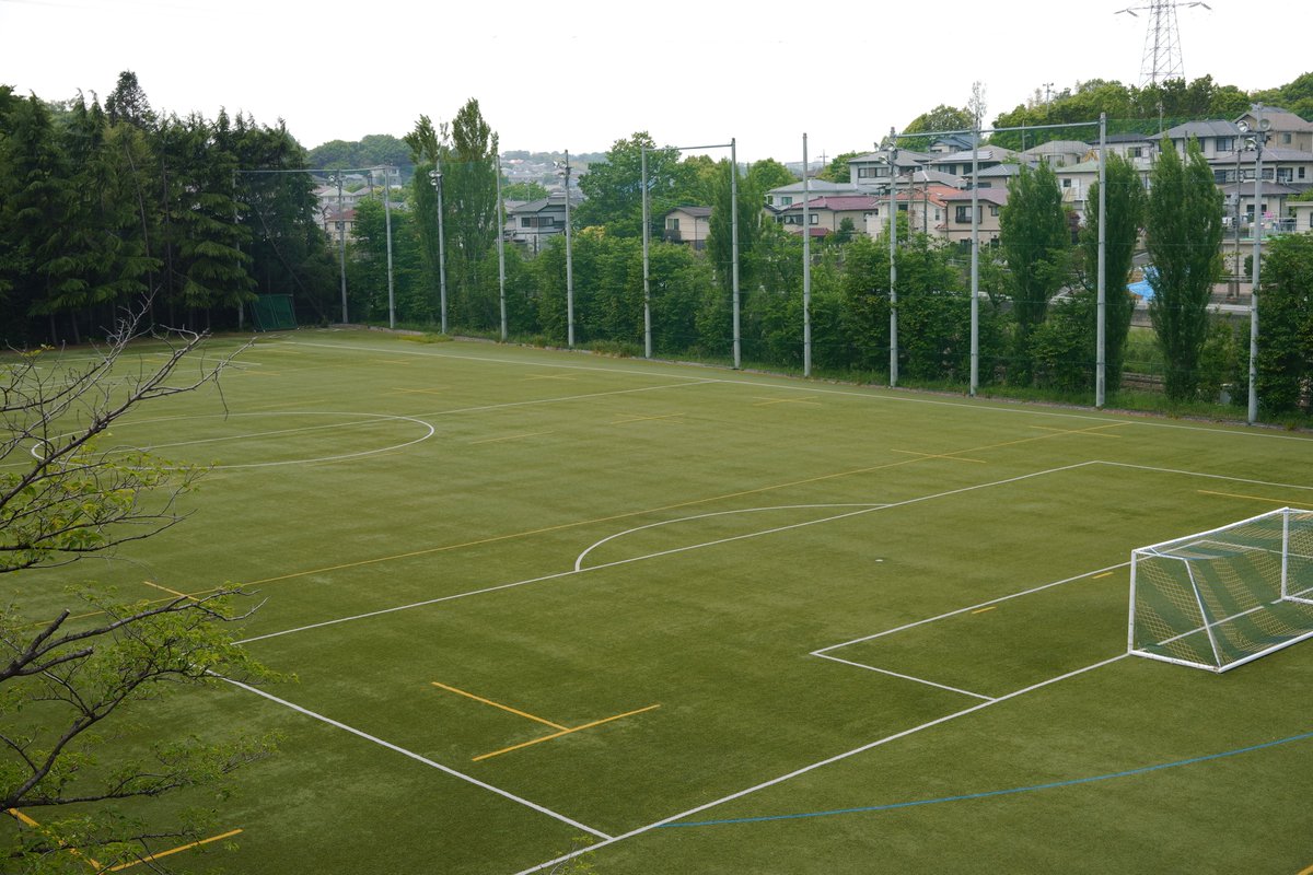 和光大学 入試広報室 Twitterissa 和光大学キャンパス紹介 第一グラウンド 小田急線の車窓からも見える人工芝の広大なグラウンド 授業だけでなく サークルや部活動でも利用されています このグラウンドで 学生たちが思い切りスポーツを楽しめる日々が早く