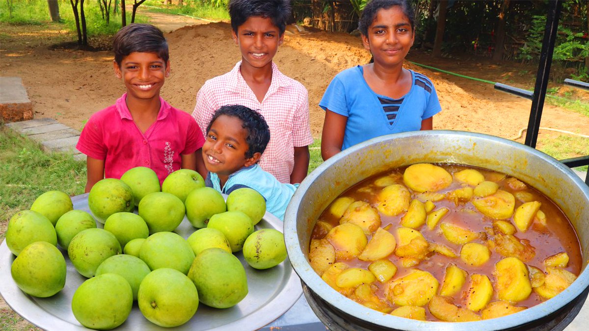 Farmer_Cooking's tweet photo. Raw Mango Sweet Recipe Prepared by Village Boys! 😋😋😋😋
Watch full video : https://t.co/0JOdIwa9au
#RawMangoRecipe #MangoSweetRecipe #MangaiThithippu #VillageFood https://t.co/6YMf6a2V3o