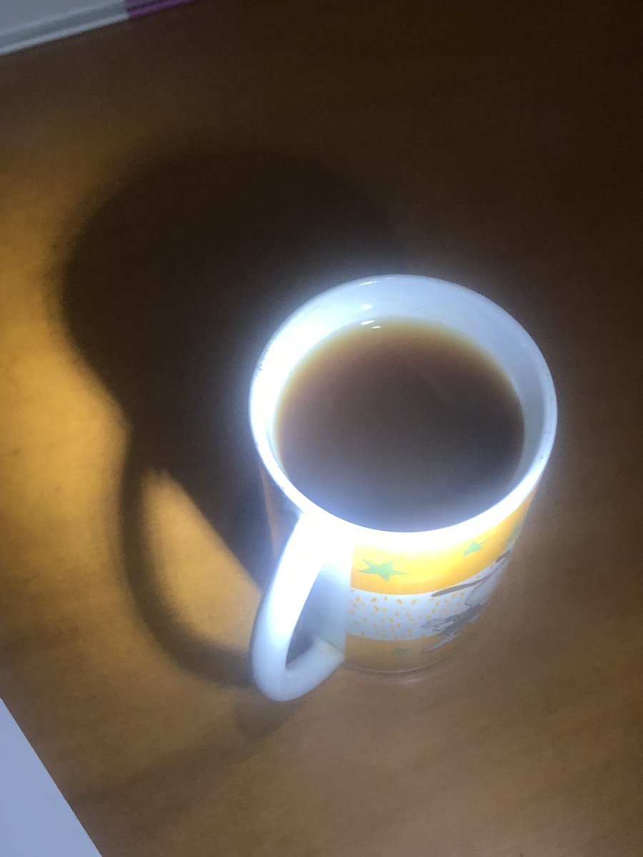 paoletta1009's tweet photo. @deannagelosi @LindaIerardi @ryanejenkins @mnguyen @sleggss @koreanboybot @Ahra__Jo @ilmungo @aguayo @ChildhoodExplo1 @liannatalei @cateheroman @astridpoot In the shadow of my mug I see a beautiful woman ready to start a new day 🌈💚

#shadowgram 
#LightUpOurDays https://t.co/wycGgknnby