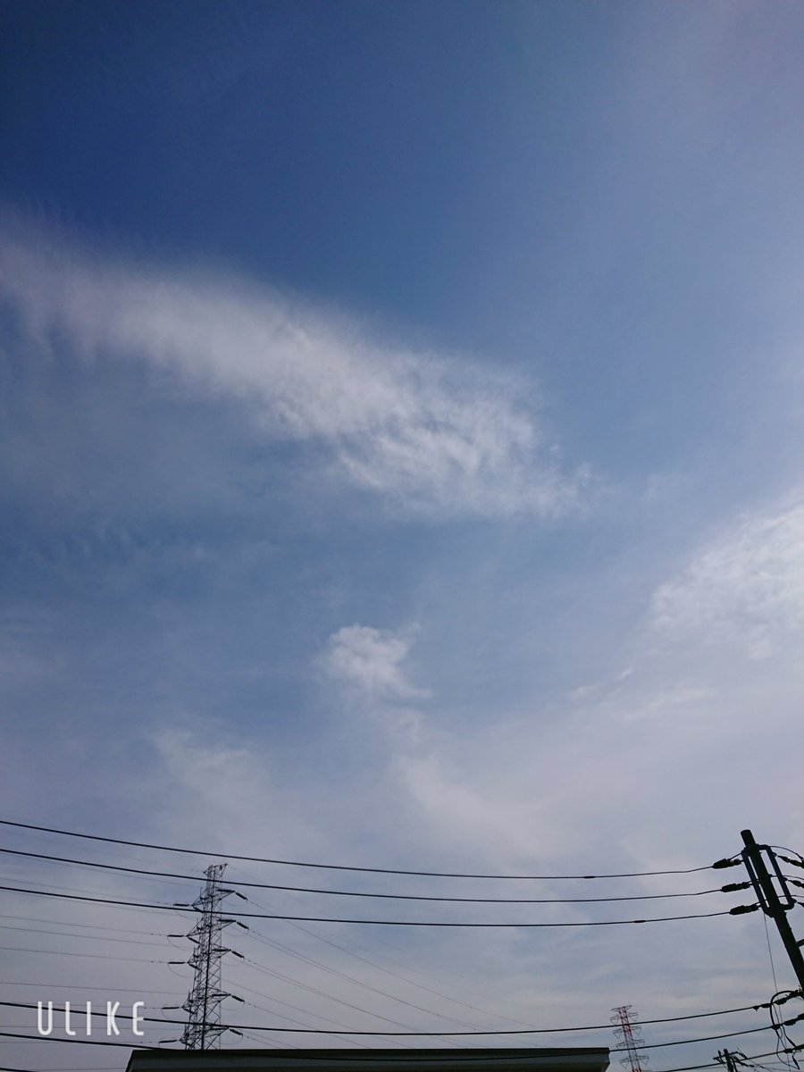 窓から見える空