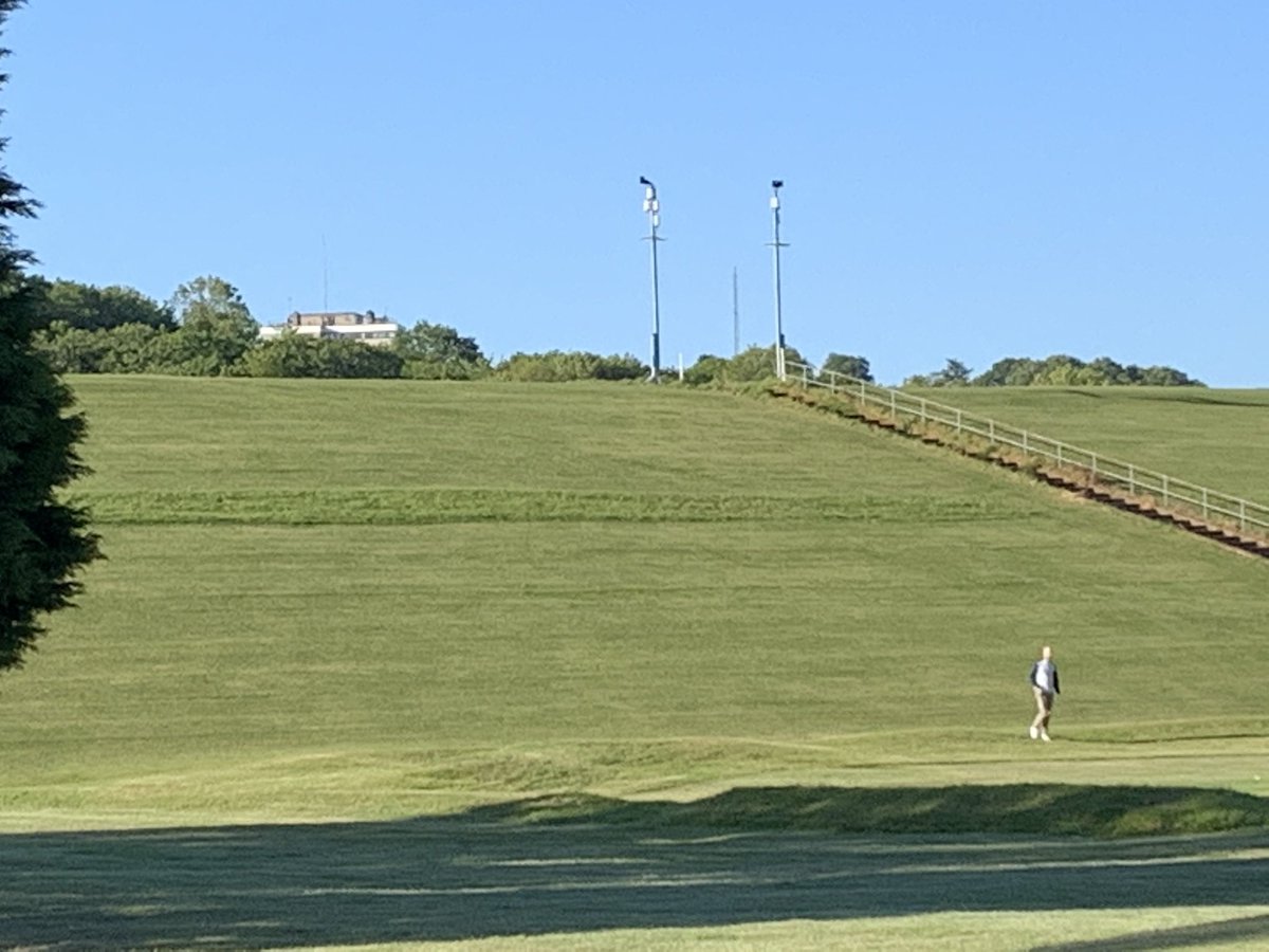 A golfer plays by the edge of what, when finished in 1909, was the largest underground brick reservoir in the world - & is still the largest in Europe. Unfortunately, it has obliterated all traces of the river valley of the  #Peck...