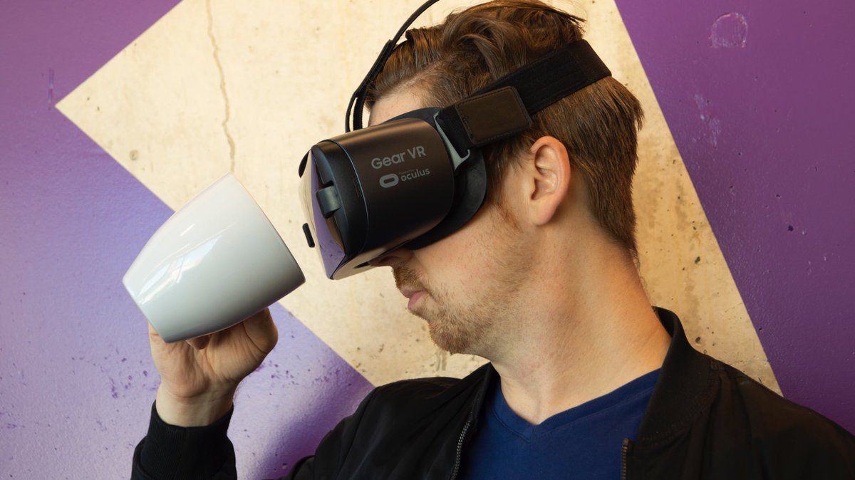 mmeissner79's tweet photo. Our article on classifying information search behavior in shopping situations, both physical and virtual, based on eye movement analysis is finally online: https://t.co/hkwn2Q2Bdg
#virtualreality #shopping #assistance #eyetracking https://t.co/zrDmyX3BQe