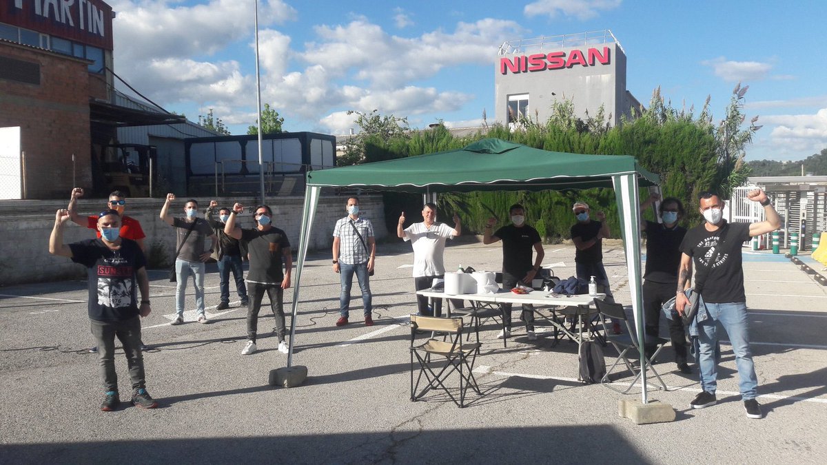 AinaVS's tweet photo. Barrio rico vs Barrio pobre

Salamanca vs la NISSAN

Unos pican con palos de golf, los otros con sus manos. Unos vulneran normas de seguridad, los otros inventan nuevas. Unos quieren salir, los otros trabajar. Unos gritan Yo, los otros exigen nosotr@s. 

Privilegio vs clase. https://t.co/w3XqLP3dqf