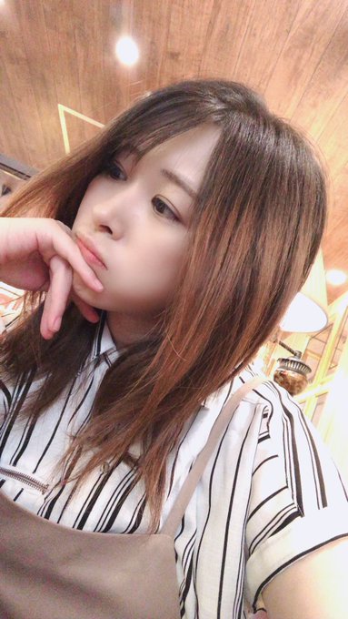 今日は息子の療育でした 久々に息子と二人でゆっくりした 息子も障害があって大変だけどやっぱ赤ちゃんって大変だなーとつくづく思った まぁ日中は投薬してるからであって薬がないと難しいんだけどさ、、 今は娘優先になりがちだから今日は時間つくれてよかった  にしてもプリンやべぇ<a href="/tag/%E6%9C%A8%E6%9D%91%E8%8A%B1%E3%81%BE%E3%81%9F%E3%81%AD"class="tags"><span>#木村花またね</span></a>