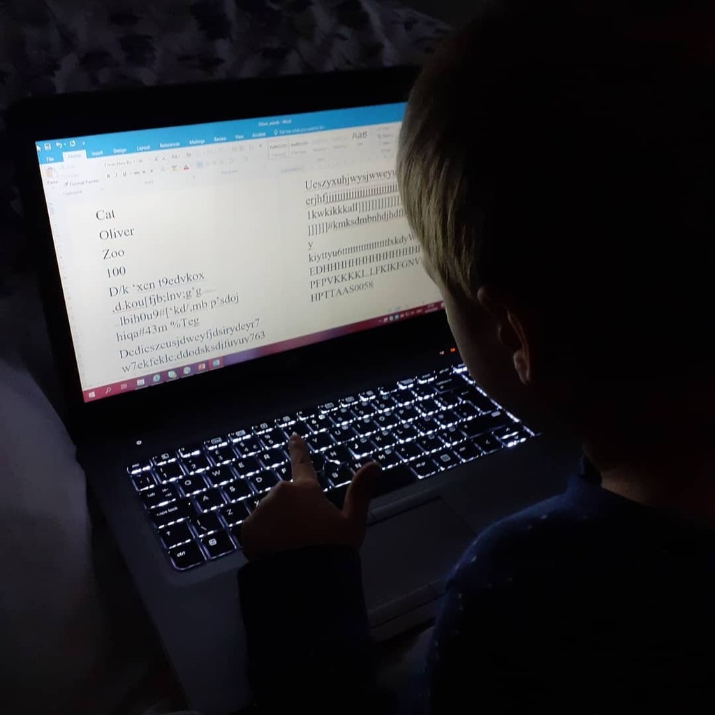 mandymoo2584's tweet photo. Working from home just got a whole lot harder now Oliver wants to learn how to use a computer 👩‍💻👩‍💻👩‍💻👩‍💻
At least some of those words are real before he got bored 🤣🤣🤣
#workingfromhome #workinginbed #everyoneshouldbeasleep #nocommute #noquiettime #flexi… https://t.co/61VCfhITmh https://t.co/6wggOdWO1g
