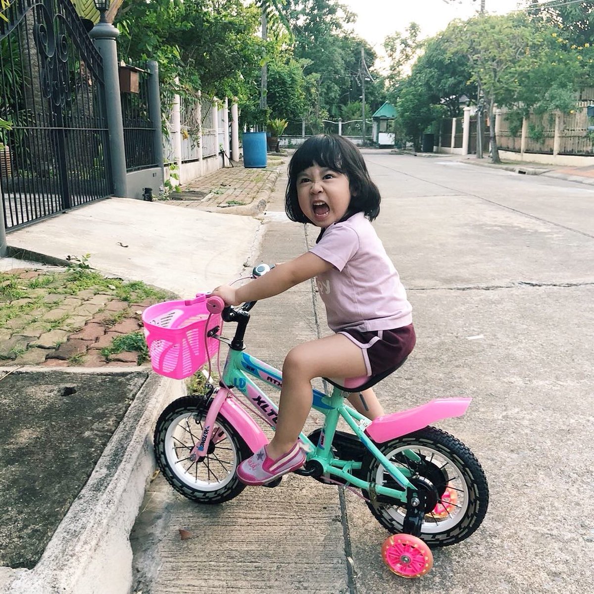 tuknirutchaya's tweet image. อินเนอร์แบบว่า "อะไรนะ ปากซอยเหรอเลยเหรอพี่!!!!" วินรับจ้างแถวบ้านก็จะดุ ๆ หน่อยค่ะ #เหตุการณ์จำลองนะ #littlerainniey4