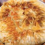 これは…？？やばいくらい密集してますが、餃子ですw