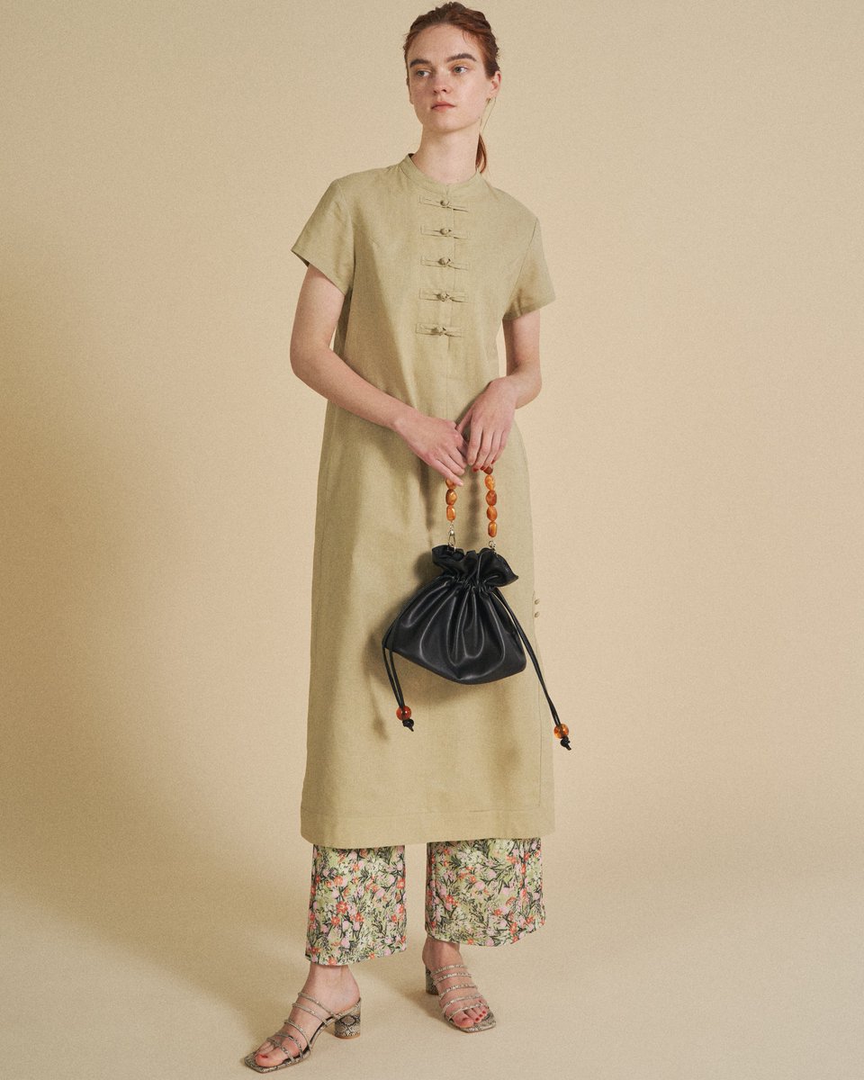 Lily Brown 公式 New Arrival チャイナドレスモチーフのワンピースはコットンリネン風合いで夏にもサラッと着られる1枚に仕上げました オンラインストアにて11 Offキャンペーンを5 18 月 23 59まで開催しております T Co Lily Brown 公式 New Arrival チャイナドレスモチーフのワンピースはコットンリネン風合いで夏にもサラッと着られる1枚に仕上げました オンラインストアにて11 Offキャンペーンを5 18 月 23 59まで開催しております T Co