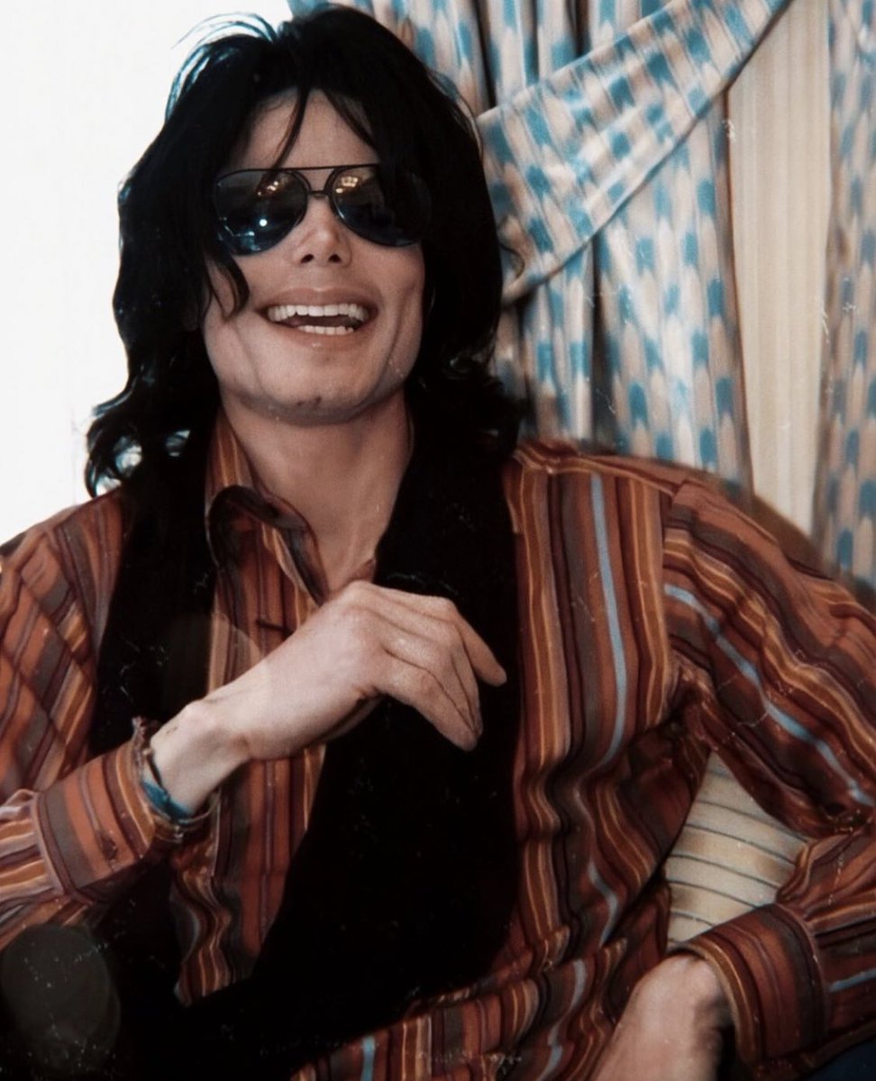 making a random thread of michael smiling just because