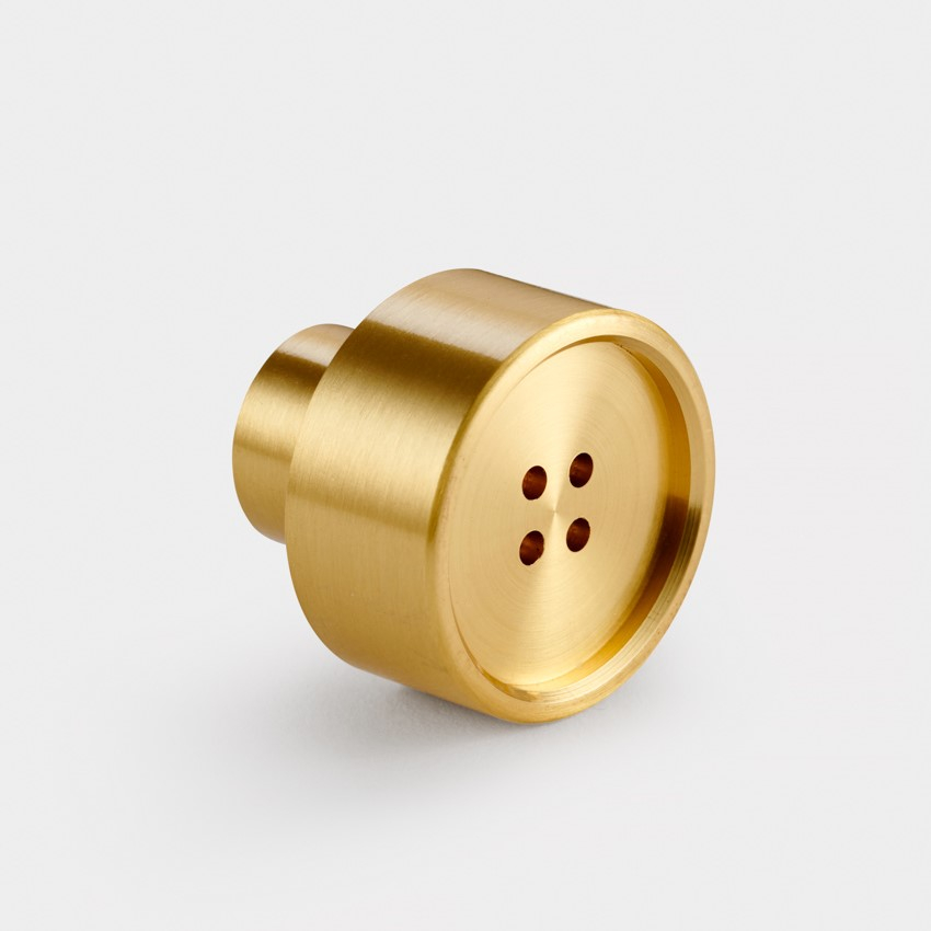 Pushkahome's tweet image. Product: Button Furniture Knob
Material: Solid Brass
Finish: Gold / Gunmetal Grey

#pushkahome #cupboardknobs #furnitureknobs #goldknobs #homeinteriors #finishingtouches #buttondoorknob #goldhomeinteriors #brassknobs #brasshandles #gunmetalknobs #