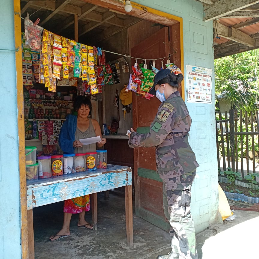 BurdeosPcr's tweet photo. DISTRIBUTION OF FLYERS re: Novel Corona Virus Disease 2019(Covid-19) 
8AM-May 14, 2020 
#TeamPNP
#WeServeAndProtect
#PNPKakampiMo
#CPNPArchieGamboa
#TeamCALABARZON
#PNP4A
#TatakManongEntengDanao https://t.co/ZQHniK1U9t