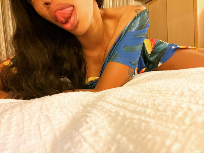 Yaaassss cum taste me on https://t.co/KAQr294coZ https://t.co/I9lAQHUZ8W