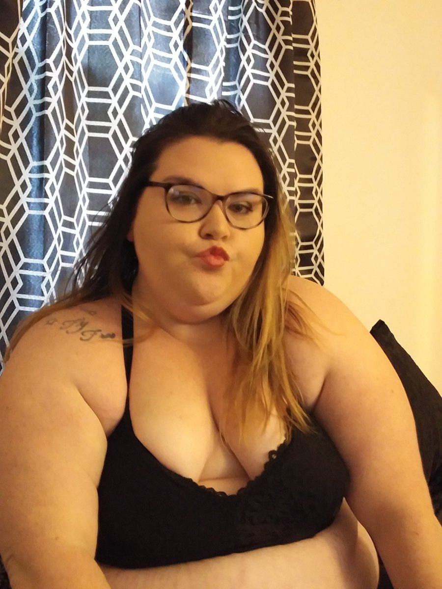 bigbodyash's tweet photo. @FreaksSouth @Mr2DreamBig Your new fav BBW come see what youve been missing 😘

https://t.co/5ZbDRy09EZ https://t.co/FS6u4g246K