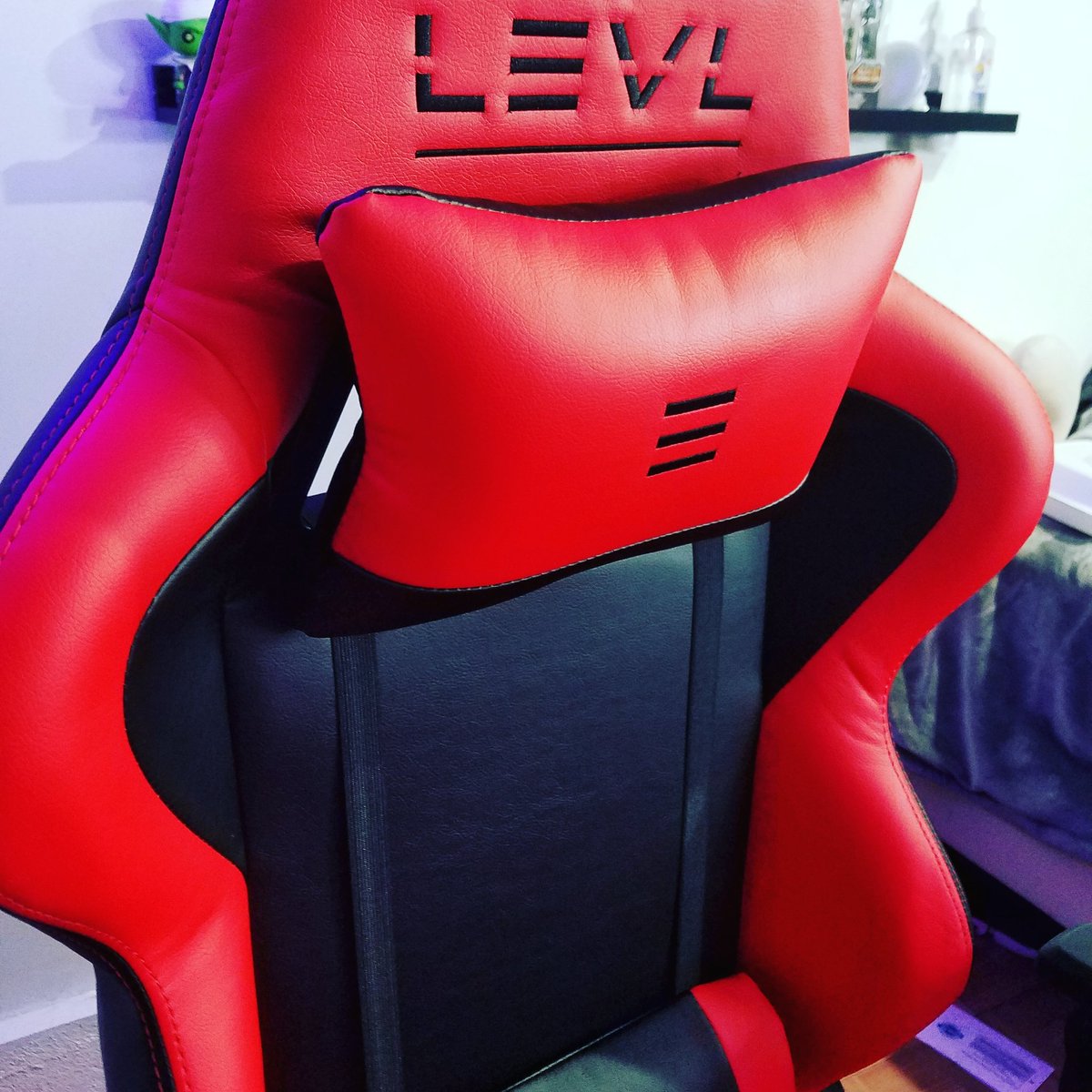 JAYACTIVE1's tweet photo. New Gaming Chair 🔥 https://t.co/oxP2kD8lXc