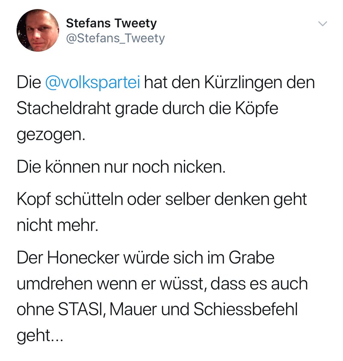 Stefans_Tweety's tweet photo. An alle, die jetzt auch noch den Auftritt im #Kleinwalsertal verteidigen oder schönreden versuchen.

Das war einfach eine unglaubliche Sauerei und a Watschn ins Gsicht für alle, die grad gesundheitlich und/oder wirtschaftlich ums Überleben kämpfen! https://t.co/3FLWEGAjmj