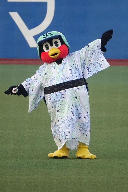 2019 #つば九郎 つばみちゃん ドアラは 浴衣なのに トルクーヤは なぜ法被