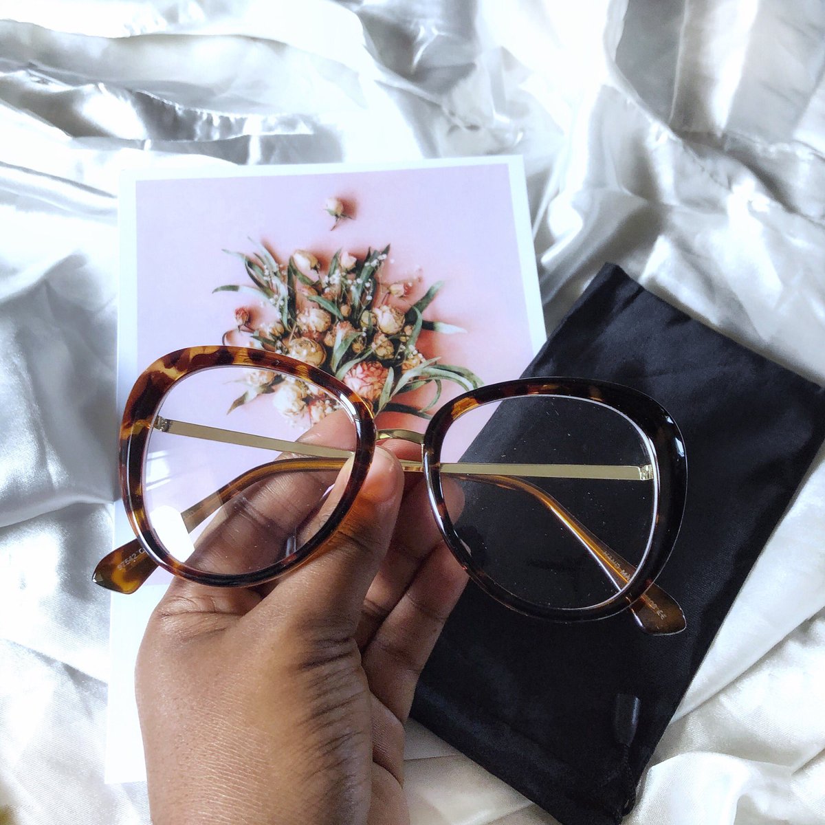 Still available in store!Clear glasses Price: #3000pla send a Dm to order Next day delivery available Pls RT