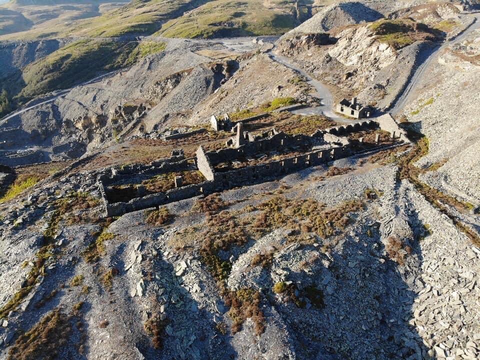 welshdroneman's tweet photo. Some aerial views of last nights local walk up Diffwys Quarry in Blaenau Ffestiniog 
#NorthWales #Snowdonia #Diffwys #Quarry #BlaenauFfestiniog 

Would any of my followers be kind enough to retweet some of my posts please, and thank you in advance https://t.co/22qvsSPe8z