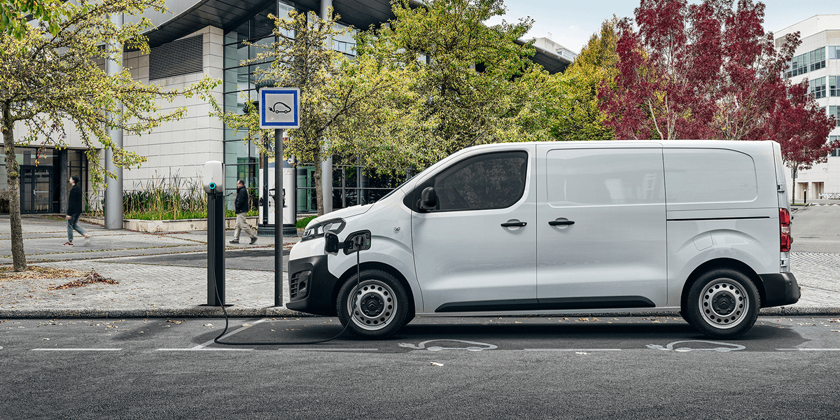 AvereFrance's tweet photo. Le nouvel utilitaire #électrique Citroën e-Jumpy attendu d'ici à la fin de l'année https://t.co/avbbBksBC6 https://t.co/wtEBlFpcW5