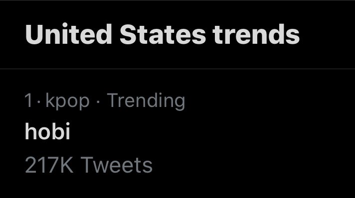 cruelwinterrr's tweet photo. Hobi being cute making bracelets and talking with Armys for an hour and he got 6.8 million viewers and is trending #1 WW and in the US 🥺 https://t.co/3rzuedQ18s