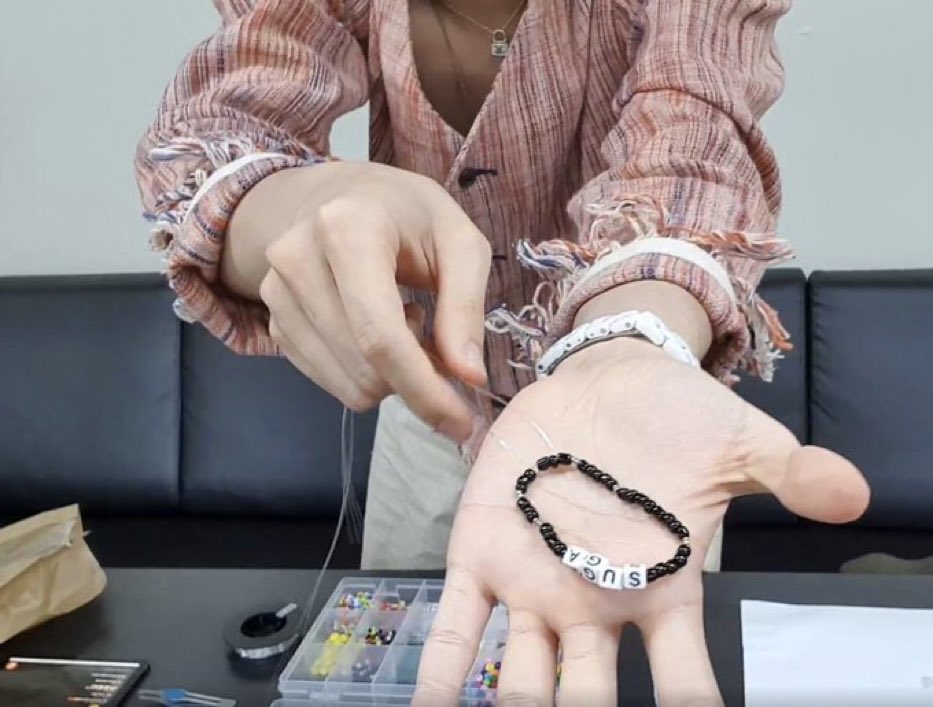 bangtanbloomss's tweet photo. these bracelets were made out of love &amp; adoration for the members by our one and only hope, hobi 🥺 https://t.co/IAkI6RjXUj