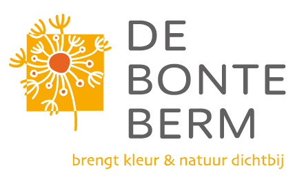 HNSland's tweet photo. Met #deBonteBerm tillen #Natuurpro-partners Gert-Jan Koopman en @JUBHolland de biodiversiteit in de stedelijke omgeving naar een hoger niveau! https://t.co/cQxRiPj79h
#biodiversiteit #zaden #bermen #stad https://t.co/kMcl1neQka