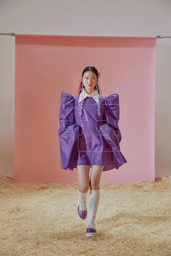 Las pasarelas virtuales han dejado de ser ciencia ficción  bit.ly/2WmrAfa <a href="/ESMA_Events/">ESMA</a> <a href="/MBFWMadrid/">MBFWMadrid</a> #fashionweek #felizfinde