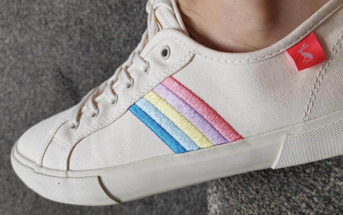 wright_tamsyn's tweet photo. Today's #clapforcarers  🌈 calls for happy shoes 🌈  Thinking of all my fabulous nurses both in the #nhs and in #socialcare 🌈
 @Joulesclothing https://t.co/P26toAdq2g