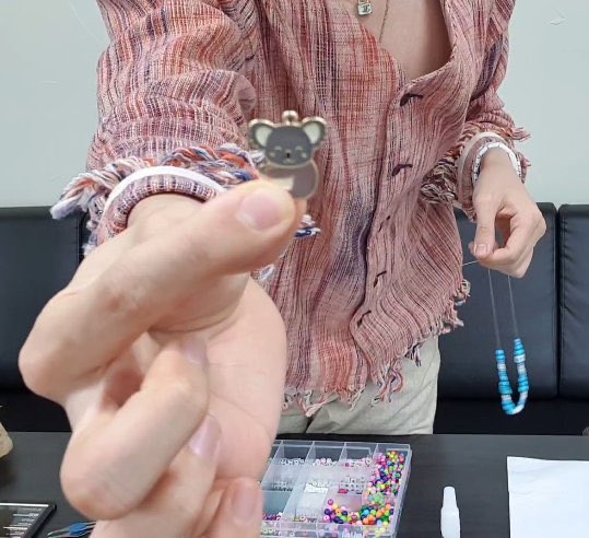 Last part,This is Namjoon’s bracelet. He uses light blue & white color & a Koala pendant that matches in Joonie’s style. If I’m not mistaken, he must put Namjoon’s name there but he changed to NJ. I really love how he customized bracelets according to his brothers’ character.
